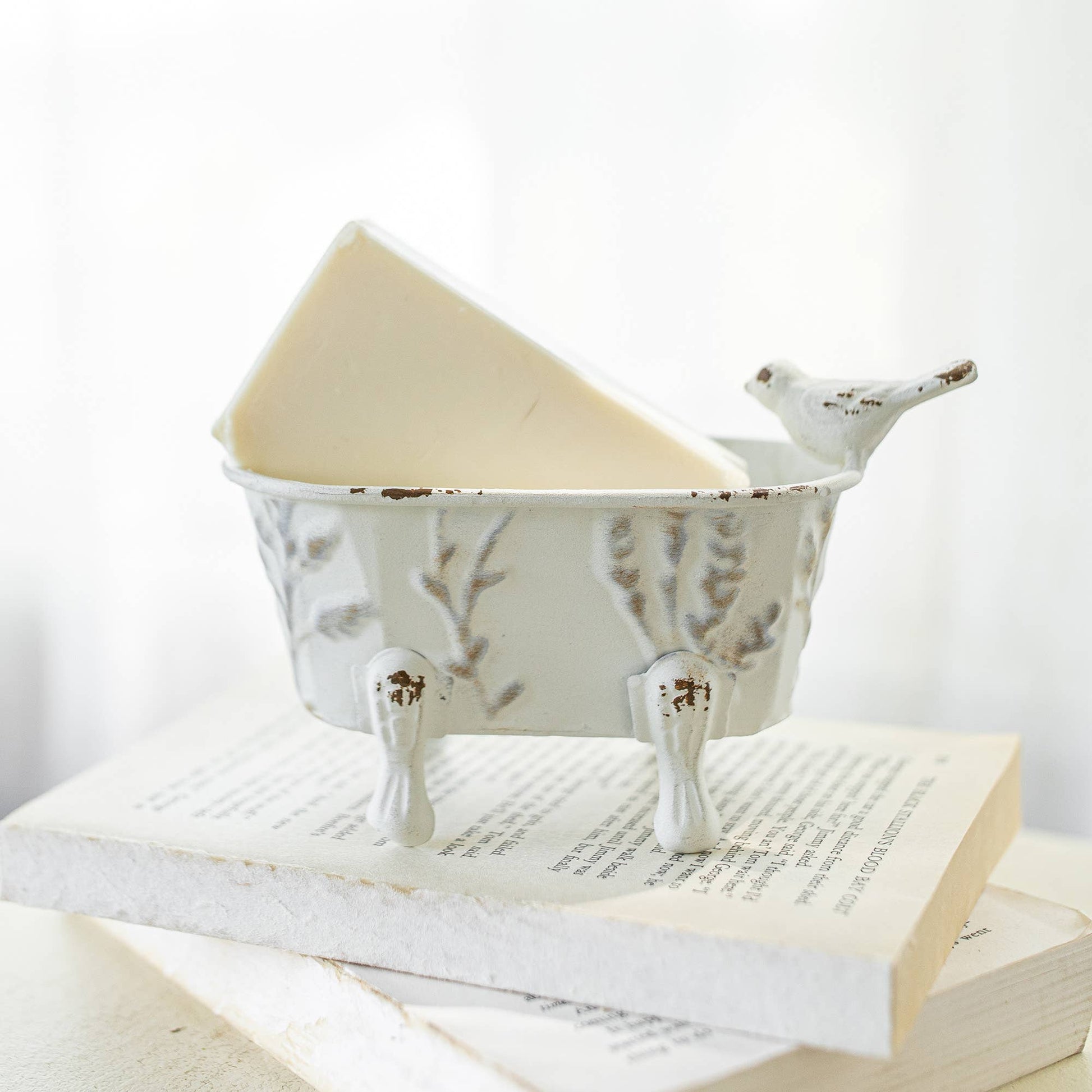 Foreside Home & Garden - Lyra Vintage Clawfoot Bathtub Mini Planter White Soap Dish - Lavenders Blue Home and Body Boutique 