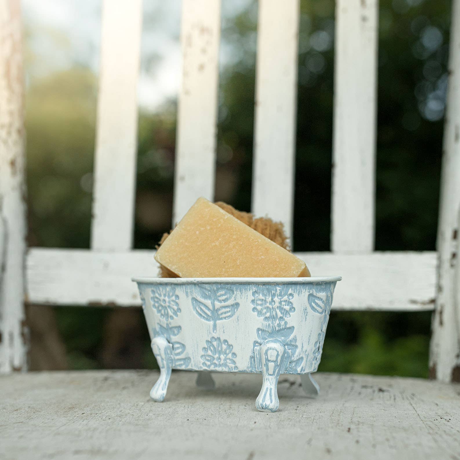 Foreside Home & Garden - Claire Floral Bathtub Soap Dish Blue - Lavenders Blue Home and Body Boutique 